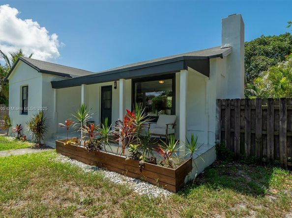 246 NE 13th St, Delray Beach FL 33444