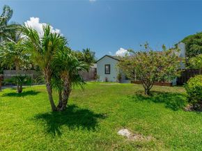 246 NE 13th St, Delray Beach FL 33444