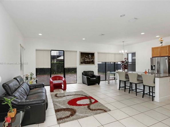 3293 W 98th Pl, Hialeah FL 33018
