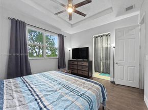 1033 NE 42nd Pl, Homestead FL 33033