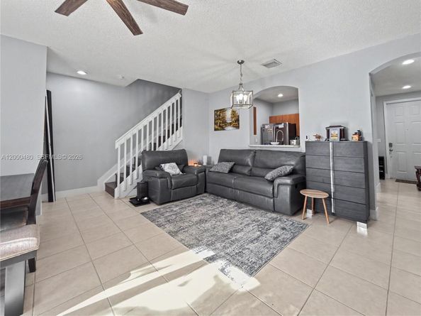 1033 NE 42nd Pl, Homestead FL 33033