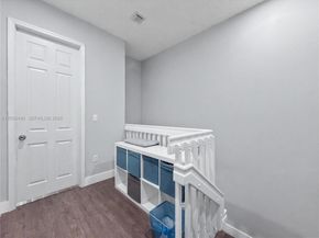 1033 NE 42nd Pl, Homestead FL 33033