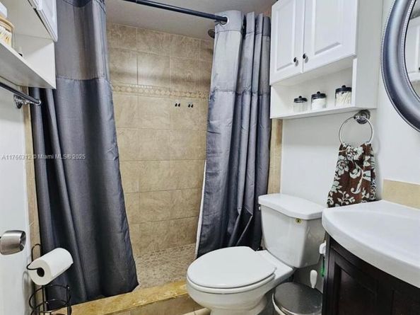 8788 SW 12th St 103, Miami FL 33174