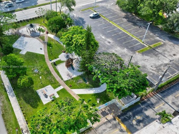 8788 SW 12th St 103, Miami FL 33174