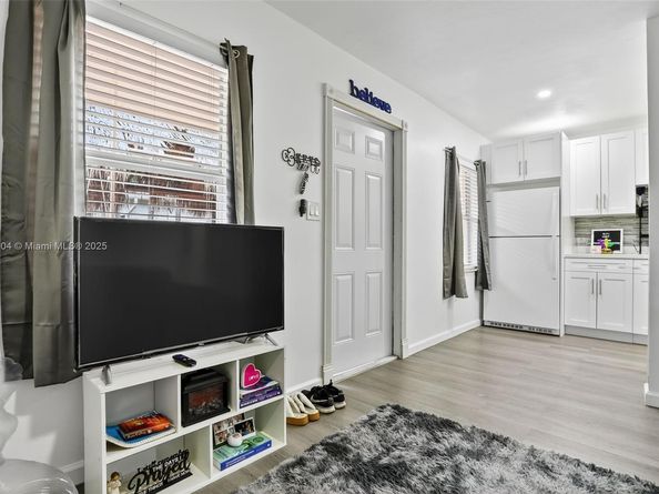 920 SW 30th St, Fort Lauderdale FL 33315