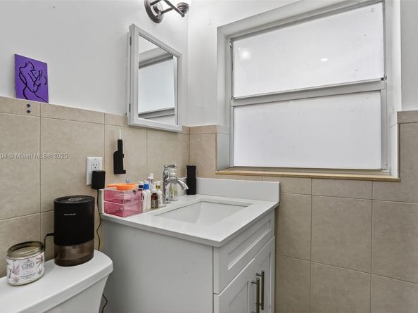 920 SW 30th St, Fort Lauderdale FL 33315