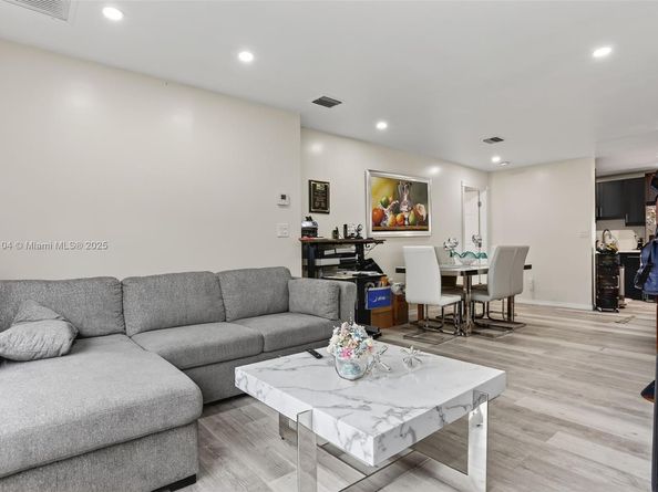 920 SW 30th St, Fort Lauderdale FL 33315