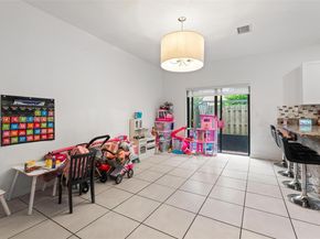 582 NE 207th St, Miami FL 33179