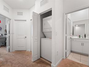 582 NE 207th St, Miami FL 33179