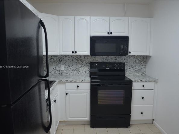 8851 N New River Canal Rd 18E, Plantation FL 33324