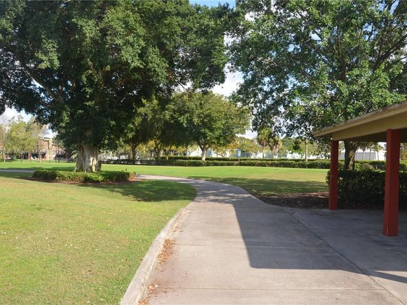 8851 N New River Canal Rd 18E, Plantation FL 33324