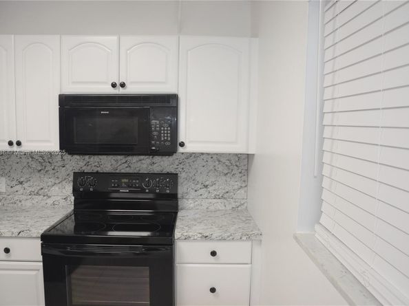 8851 N New River Canal Rd 18E, Plantation FL 33324