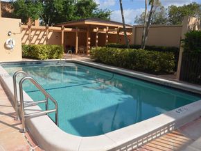 8851 N New River Canal Rd 18E, Plantation FL 33324