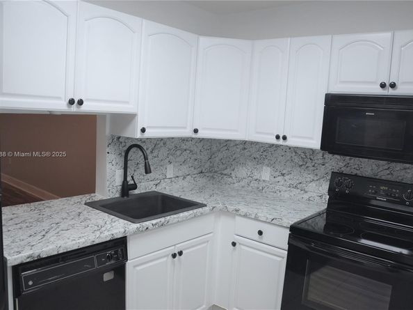 8851 N New River Canal Rd 18E, Plantation FL 33324