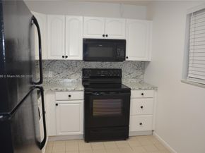 8851 N New River Canal Rd 18E, Plantation FL 33324