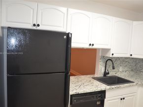 8851 N New River Canal Rd 18E, Plantation FL 33324