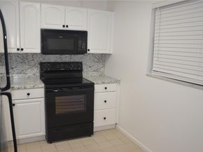 8851 N New River Canal Rd 18E, Plantation FL 33324