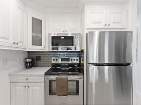 815 SW 11th Ave 18G, Hallandale Beach FL 33009