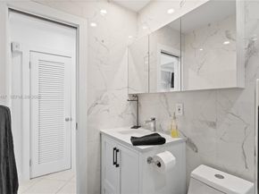 815 SW 11th Ave 18G, Hallandale Beach FL 33009