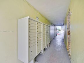 12890 NE 8th Ave 208, North Miami FL 33161