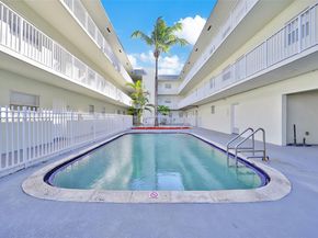 12890 NE 8th Ave 208, North Miami FL 33161