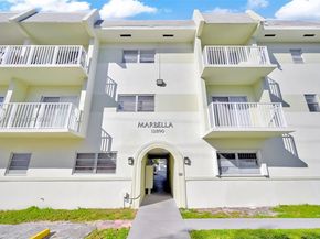 12890 NE 8th Ave 208, North Miami FL 33161