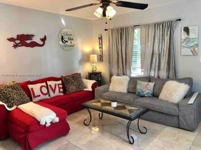 2411 Hayes St, Hollywood FL 33020