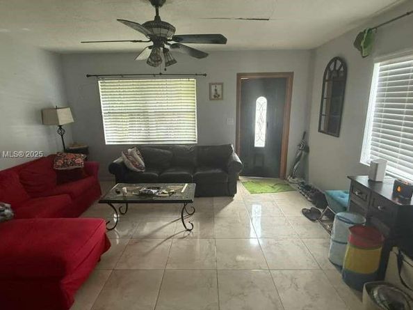 2411 Hayes St, Hollywood FL 33020