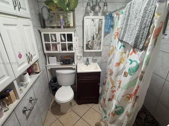 2411 Hayes St, Hollywood FL 33020