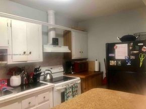 2411 Hayes St, Hollywood FL 33020