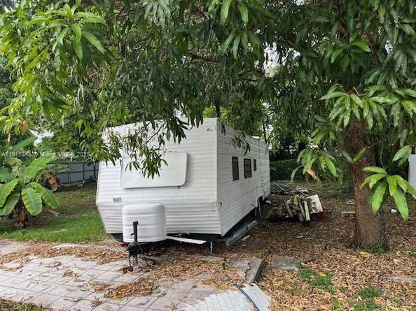 1487 NW 100th St, Miami FL 33147