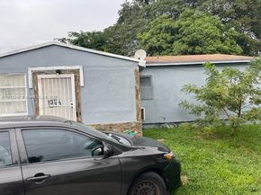 1487 NW 100th St, Miami FL 33147