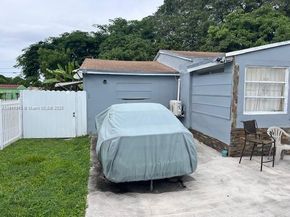 1487 NW 100th St, Miami FL 33147