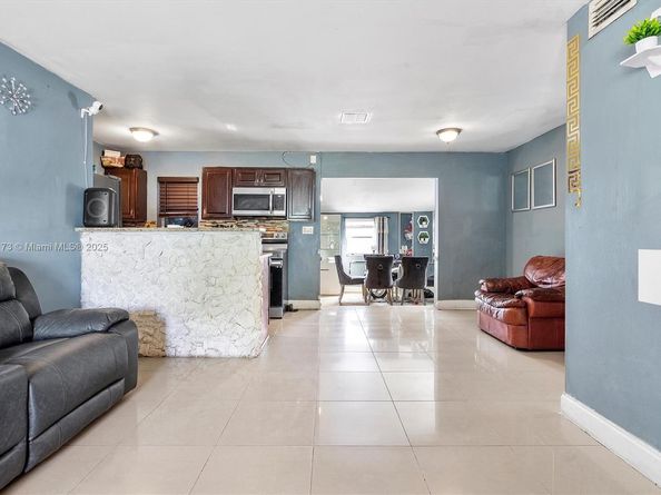 1840 NW 33rd Ter, Lauderhill FL 33311
