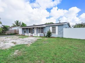 1840 NW 33rd Ter, Lauderhill FL 33311