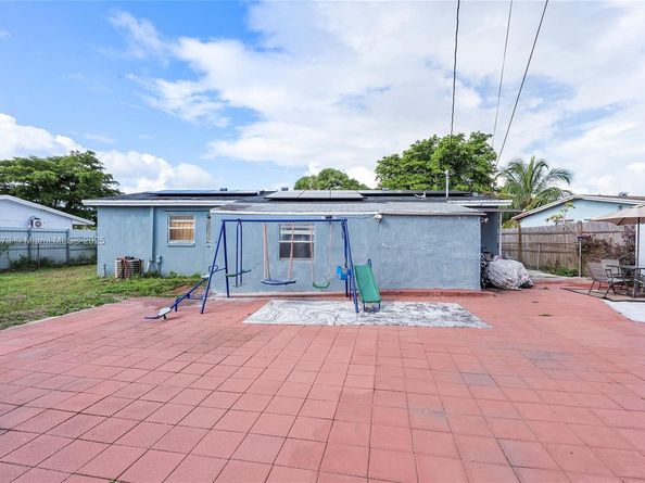 1840 NW 33rd Ter, Lauderhill FL 33311