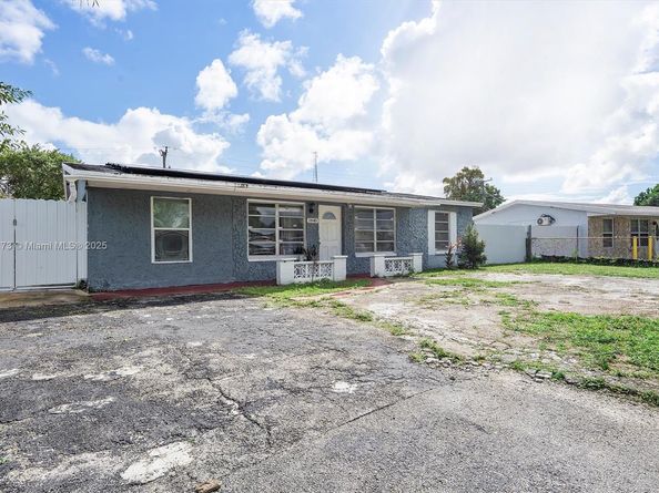 1840 NW 33rd Ter, Lauderhill FL 33311
