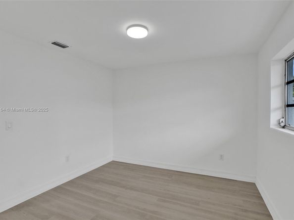 539 E 30th St, Hialeah FL 33013