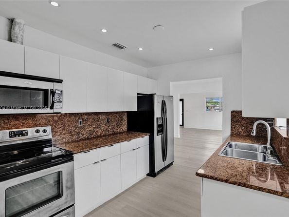 539 E 30th St, Hialeah FL 33013
