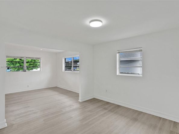 539 E 30th St, Hialeah FL 33013