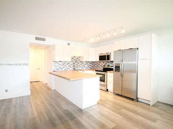 301 SW 135th Ave 113C, Pembroke Pines FL 33027