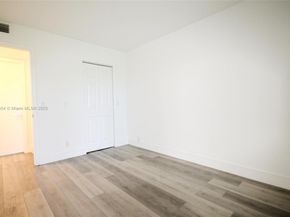 301 SW 135th Ave 113C, Pembroke Pines FL 33027