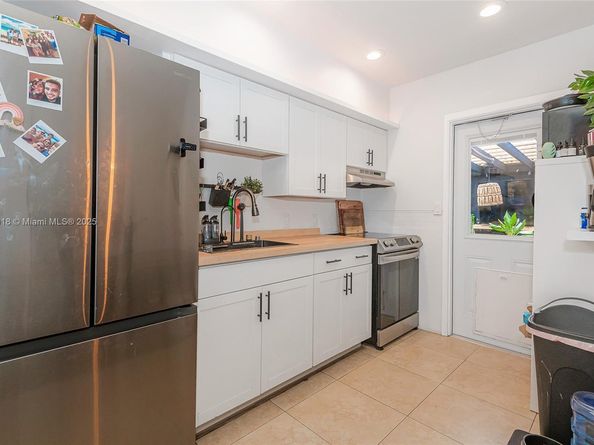 2506 Harding St, Hollywood FL 33020