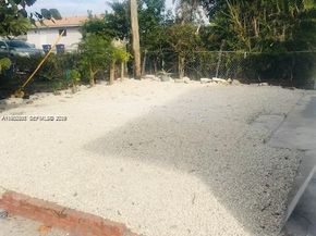 752 NW 3rd Ct, Hallandale Beach FL 33009