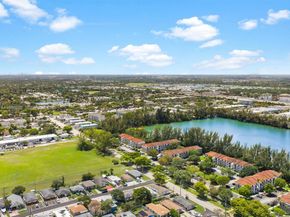 752 NW 3rd Ct, Hallandale Beach FL 33009