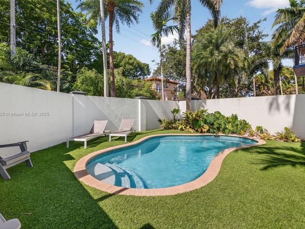 312 NE 12th Ave, Fort Lauderdale FL 33301