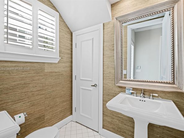 312 NE 12th Ave, Fort Lauderdale FL 33301