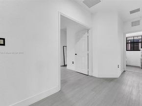9770 NW 10th St, Miami FL 33172