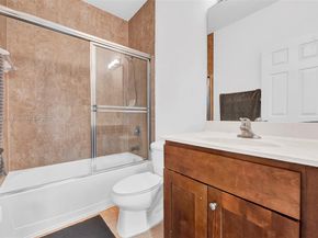 9770 NW 10th St, Miami FL 33172