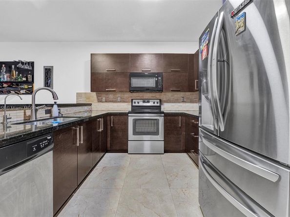 9770 NW 10th St, Miami FL 33172